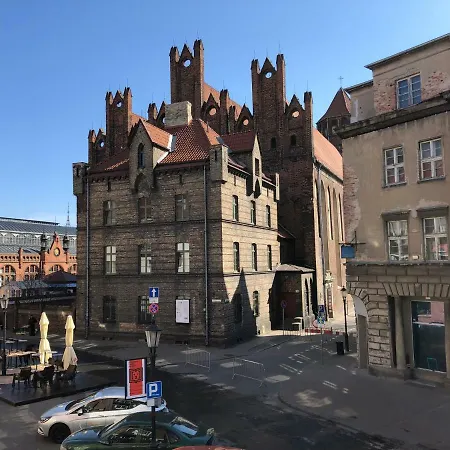 Na Pańskiej 9 *