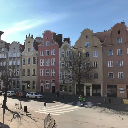 Na Pańskiej 9 *